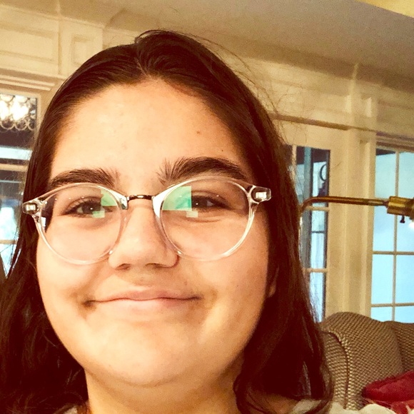 Meet your Posher, Ava - Picture 1 of 1